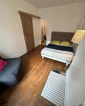 Paris Sacre Coeur Montmartre Et Tour Eiffel, 8 People, Apartment Exterior photo