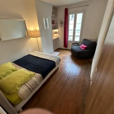 Paris Sacre Coeur Montmartre Et Tour Eiffel, 8 People, Apartment Exterior photo