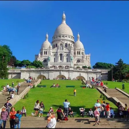 Paris Sacre Coeur Montmartre Et Tour Eiffel, 8 People, Apartment Exterior photo